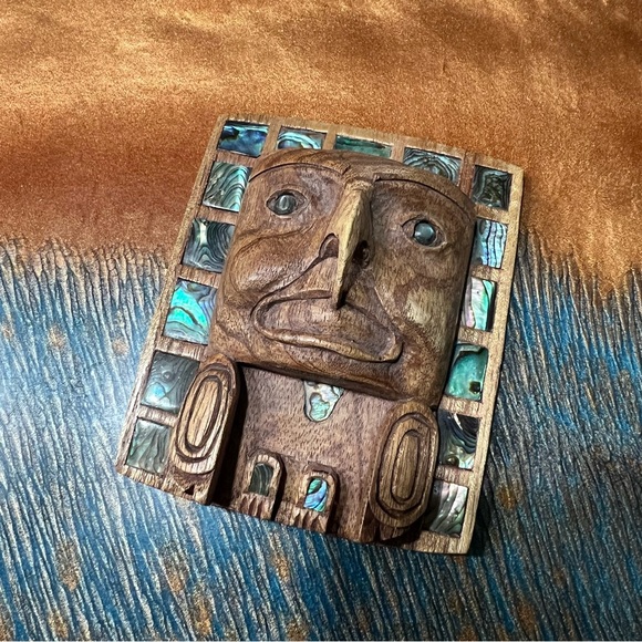 Vintage Handcarved Wooden totem abalone shell inlay statue PNW - Picture 8 of 11
